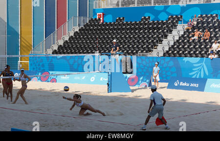 BAKU, AZERBAIJAN-THE ersten europäischen Spiele-Juni 20,2015-BEACH-VOLLEYBALL-Team spielt, der Schweiz und Spanien Stockfoto