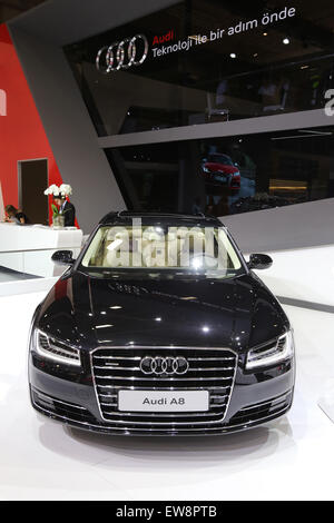 ISTANBUL, Türkei - 30. Mai 2015: Audi A8 in Istanbul Autoshow 2015 Stockfoto