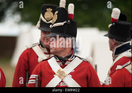 Alliierten Biwak, Waterloo, Belgien. 20. Juni 2015. Wellingtons massiven Alliierten Reenactment Armee versammelt. Truppen der Könige besitzen Regiment, das vierte. Bildnachweis: Malcolm Park Leitartikel/Alamy Live-Nachrichten Stockfoto