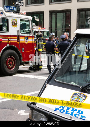 Polizeiabsperrung an Unfallstelle in New York City, New York Stockfoto