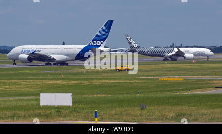 Airbus A380, A350 auf Paris Airshow Stockfoto
