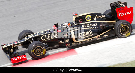 Kimi Räikkönen fuhr für Lotus während des zweiten Trainings des Großen Preises von Malaysia 2012 auf dem Sepang International Circuit und zeigte sein Können unter nassen Bedingungen. Stockfoto