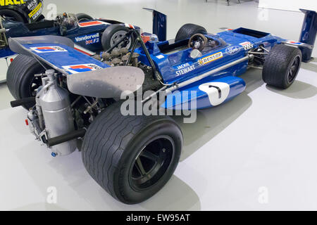 Die Rückansicht des März 701, die im Heritage Motor Centre in Gaydon ausgestellt wird, unterstreicht seine technische Präzision und historische Bedeutung in der Formel 1. Stockfoto