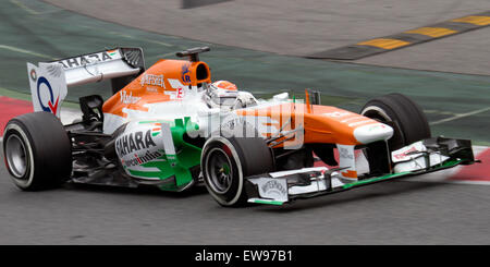 Adrian Sutil fuhr am dritten Tag des Katalonientests 2013 auf dem Circuit de Barcelona-Catalunya für Force India und stellte seine Fähigkeiten im VJM06 unter Beweis. Stockfoto