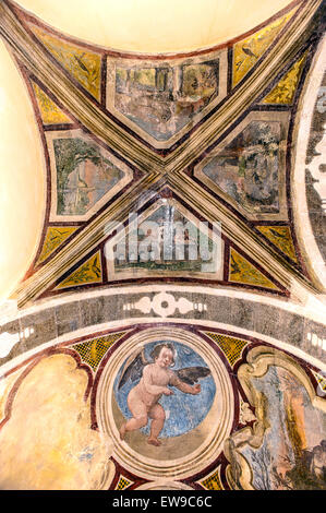 Italien Apulien Barletta La Marra Palace - Fresken an den Decken der Treppen Stockfoto