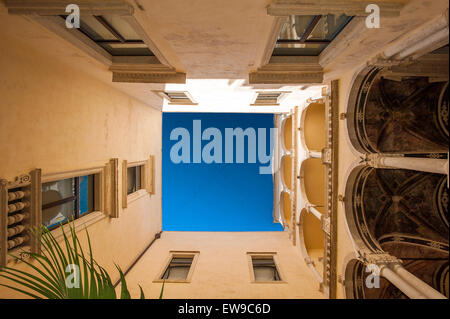 Italien Apulien Barletta La Marra Palast-Innenhof Stockfoto