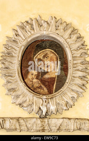 Italien Apulien Barletta La Marra Palace - Madonna in der Rosette "auf der Treppe Stockfoto