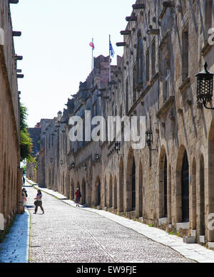 Rhodos, Griechenland - 12. Juni 2015: The Avenue der Ritter in der Stadt Rhodos, Griechenland. Stockfoto