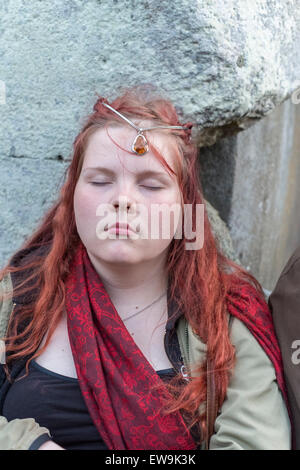 Stonehenge 20. Juni 2015 Gefühl der Energie der Steine von Stonehenge zur Sommersonnenwende Credit: Paul Chambers/Alamy Live News Stockfoto