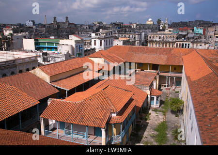 Mit Blick auf das Kloster Santa Clara in Alt-Havanna, Kuba. Stockfoto