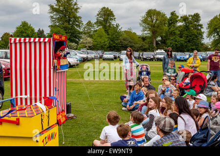 Traditionelle Punch and Judy Show, Maresfield Fete, Maresfield, Sussex, UK Stockfoto