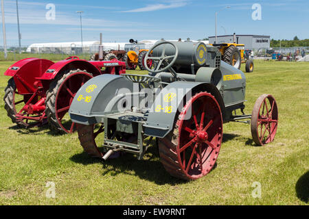 International Harvester 8-16 Kerosin Traktor. 1917-1922 auf antiken Power Show in Lindsay Ontario Stockfoto