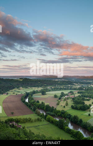 Blick über St. Leon Sur Vézère Stockfoto