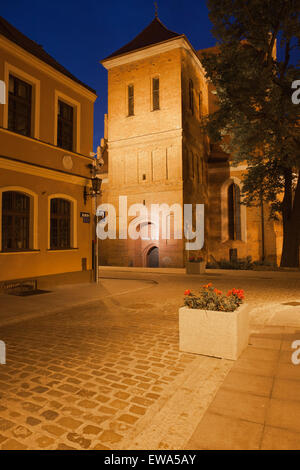 Stadt Bydgoszcz von Nacht, Altstadt, Blick auf die Kathedrale von Jezuicka Straße. Stockfoto