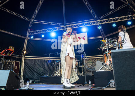 Barcelona, Katalonien, Spanien. 20. Juni 2015. Kolumbianische LILIANA SAUMET führt mit ihrem Quartett "Bomba Estereo" auf der 22. Sonar Barcelona Kredit Live: Matthias Oesterle/ZUMA Wire/ZUMAPRESS.com/Alamy Live News Stockfoto