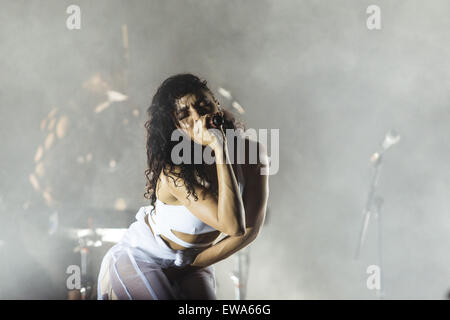 Barcelona, Katalonien, Spanien. 20. Juni 2015. Britischer Sänger, Songwriter, Produzent und Tänzerin TAHLIAH BARNETT aka FKA Zweige, tritt bei der 22. Sonar Barcelona Kredit: Matthias Oesterle/ZUMA Wire/ZUMAPRESS.com/Alamy Live News Stockfoto