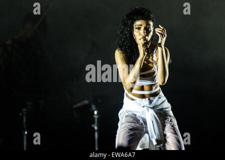 Barcelona, Katalonien, Spanien. 20. Juni 2015. Britischer Sänger, Songwriter, Produzent und Tänzerin TAHLIAH BARNETT aka FKA Zweige, tritt bei der 22. Sonar Barcelona Kredit: Matthias Oesterle/ZUMA Wire/ZUMAPRESS.com/Alamy Live News Stockfoto