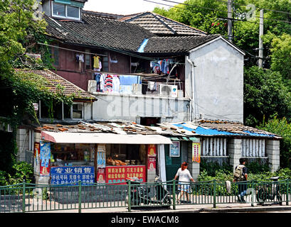 Alten Shanghai Gassen, die Tianzifang Shikumen Residenz der französischen Konzession Sonderwirtschaftszone Xuhui District Xintia charakterisieren Stockfoto