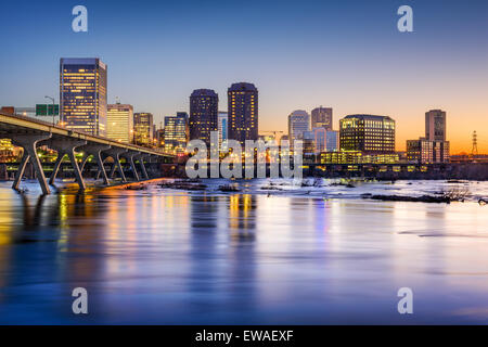 Richmond, Virginia, USA die Skyline Innenstadt am James River. Stockfoto