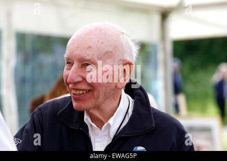 Hever Castle, Kent, UK. 21. Juni 2015. Ehemalige Doppel-Weltmeister John Surtees feiert Vatertag im Hever Castle in Kent 21.06.2015 Credit: Theodore Liasi/Alamy Live-Nachrichten Stockfoto