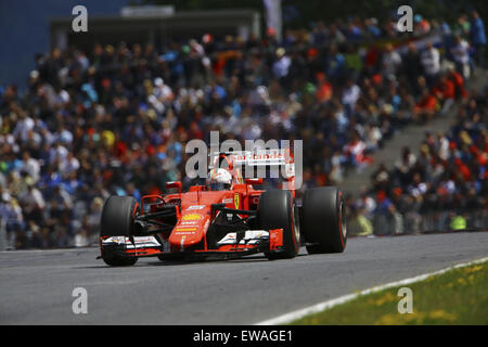 Spielberg, Österreich. 21. Juni 2015. SEBASTIAN VETTEL Deutschlands und Scuderia Ferrari fährt während des 2015 Formel 1 österreichischen Grand Prix auf dem Red Bull Ring in Spielberg, Österreich. Bildnachweis: James Gasperotti/ZUMA Draht/Alamy Live-Nachrichten Stockfoto