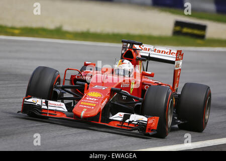 Spielberg, Österreich. 21. Juni 2015. SEBASTIAN VETTEL Deutschlands und Scuderia Ferrari fährt während des 2015 Formel 1 österreichischen Grand Prix auf dem Red Bull Ring in Spielberg, Österreich. Bildnachweis: James Gasperotti/ZUMA Draht/Alamy Live-Nachrichten Stockfoto