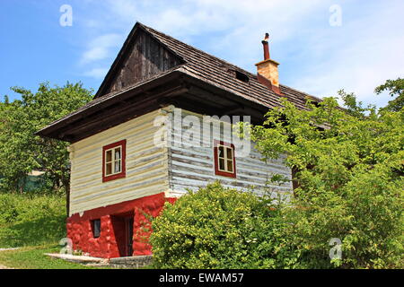 traditionellen farbigen Holzhaus in Vlkolinec, Slowakei Stockfoto