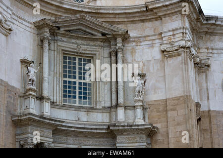 Die Portikus der Kathedrale de Cadiz, Spanien Stockfoto