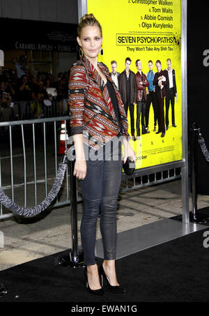 Leslie Bibb an der Los-Angeles-premiere von "Sieben Psychopathen" am Mann Bruin Theater in Westwood am 1. Oktober 2012 statt. Stockfoto