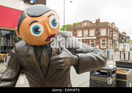 Nahaufnahme von Frank Sidebottom Statue in Timperley, Greater Manchester Stockfoto