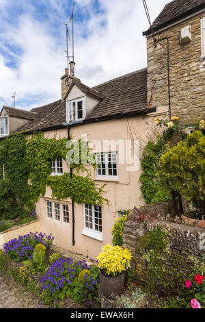 Reihenhaus Ferienhaus am Chipping Schritte, einen Weg neben 17. und 18. Jahrhundert Häuser, Tetbury, einer Stadt in den Cotswolds, Glos, UK Stockfoto