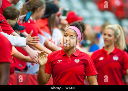 Vancouver, Kanada. 21. Juni 2015. Kanadischen Fans Saisonstation 16 Spiel zwischen Kanada und der Schweiz bei der FIFA Frauen WM Kanada 2015 im BC Place Stadium. Bildnachweis: Matt Jacques/Alamy Live-Nachrichten Stockfoto