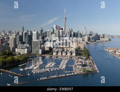 Eine Ansicht von Gebäuden in der Innenstadt von Toronto aus der Luft betrachtet Stockfoto