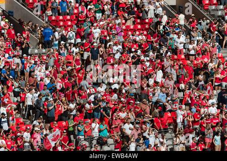 Vancouver, Kanada. 21. Juni 2015. Kanadischen Fans in der Runde der 16 Spiel zwischen Kanada und der Schweiz bei der FIFA Frauen WM Kanada 2015 im BC Place Stadium am 21. Juni 2015 in Vancouver, Kanada. Kanada gewann 1: 0. Bildnachweis: Cal Sport Media/Alamy Live-Nachrichten Stockfoto