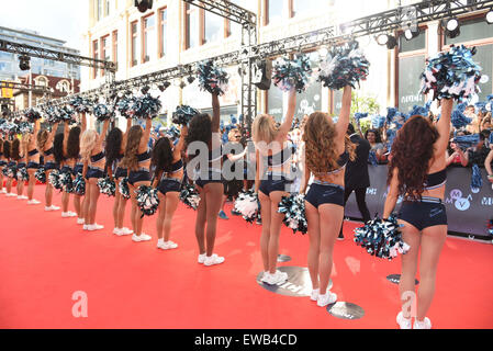 21. Juni 2015 kommen - Toronto, Ontario, Kanada - Cheerleader bei den 2015 MuchMusic Video Awards am MuchMusic HQ auf 21. Juni 2015 in Toronto, Kanada. (Kredit-Bild: © Igor Vidyashev/ZUMA Draht) Stockfoto
