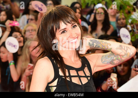 Toronto, Ontario, Kanada. 21. Juni 2015. Licht kommt bei der 2015 MuchMusic Video Awards am MuchMusic HQ im 21. Juni 2015 in Toronto, Kanada. Bildnachweis: Igor Vidyashev/ZUMA Draht/Alamy Live-Nachrichten Stockfoto