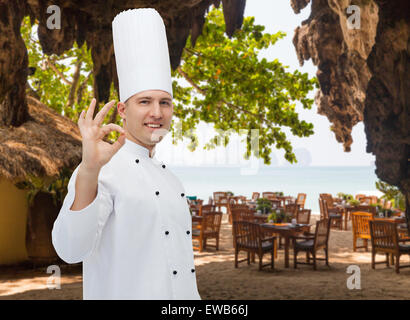 glücklich männlichen Chef-Koch zeigt ok Sign. Stockfoto