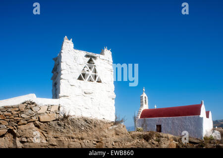 Griechenland, Kykladen, Mykonos, Mykonos-Stadt (Chora), Taubenhaus Und Kapelle Bei Bonis Windmühle Stockfoto