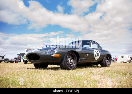 1962 Jaguar E-Type Semi leichtes Auto am Schwungrad Festival, Bicester, Oxfordshire, England. Stockfoto