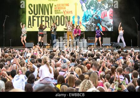 Bild zeigt: West End Live am Trafalgar Square in London heute 20.6.15 sonnigen Nachmittag mit Knicke Musik Pic von Gavin Rodgers/Pixe Stockfoto