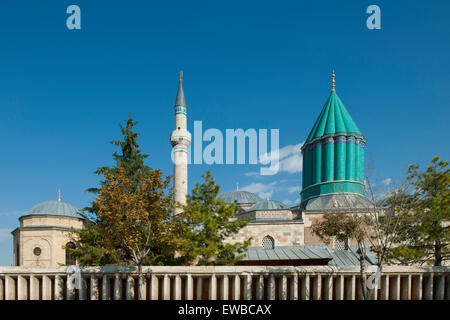 Ägypten, Konya, Mevlana-Museum, Minarett der Mevlana-Moschhe Und Türbe des Calaeddin Rumi, des Gründers des Mevlana-Ordens Stockfoto