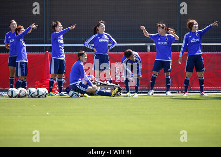 Reiches Feld, Vancouver, Kanada. 21. Juni 2015. Japan-Teamgruppe (JPN), 21. Juni 2015 - Fußball: Japan National Team offizielle Traniig Settion vor der FIFA Frauen WM Kanada 2015 rund 16 Mach bei Empire Field, Vancouver, Kanada. Bildnachweis: Yusuke Nakansihi/AFLO SPORT/Alamy Live-Nachrichten Stockfoto