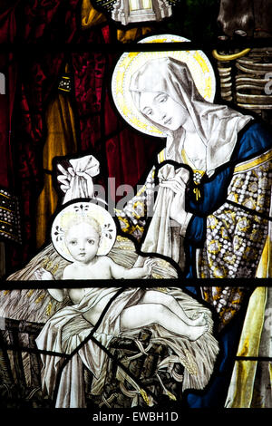 St Andrew, Chedworth Gloucestershire, ursprünglich normannische Kirche mit schönen "senkrecht" windows Stockfoto