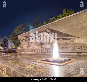 Sowjetischen zweiten Weltkrieg Kriegsdenkmal zur Erinnerung an den sowjetischen Widerstand gegen die deutsche Invasion am 22. Juni 1941. Stavropol, Ru Stockfoto