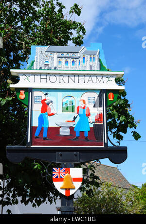 Dorf Schild, Dornweiler, Norfolk, England, UK Stockfoto