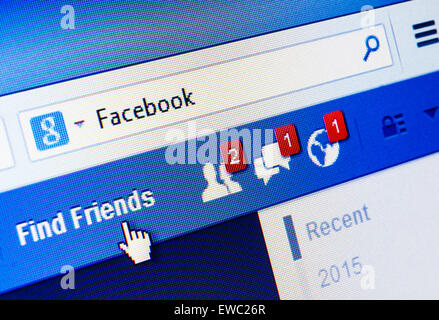 DANZIG, POLEN - 18. JANUAR 2015. Facebook.com-Homepage auf dem Bildschirm. Facebook ist ein Online-soziale Netzwerke und microblogging Stockfoto