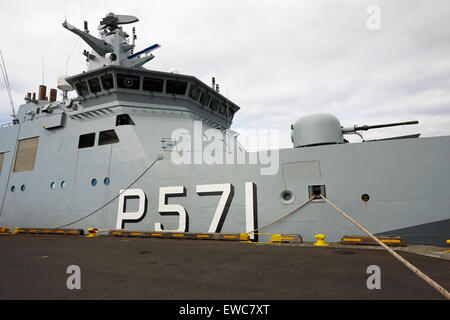 HDMS Ejnar Mikkelsen P571 königliche dänische Marine Patrouille Schiff mit vorderen 76 Millimeter Gewehr Reykjavik Island Stockfoto