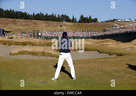 University Place, Washington, USA. 21. Juni 2015. Jordan Speith (USA) Golf: Jordan Speith der Vereinigten Staaten in Aktion auf dem 18. Loch der Endrunde der 115. U.S. Open Championship auf dem Chambers Bay Golf Course in University Place, Washington, Vereinigte Staaten. © Koji Aoki/AFLO SPORT/Alamy Live-Nachrichten Stockfoto