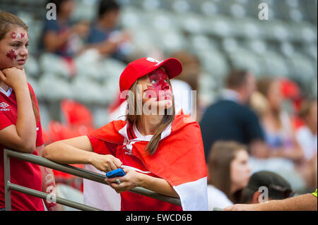 Vancouver, Kanada. 21. Juni 2015. Kanadischen Fans Saisonstation 16 Spiel zwischen Kanada und der Schweiz bei der FIFA Frauen WM Kanada 2015 im BC Place Stadium. Bildnachweis: Matt Jacques/Alamy Live-Nachrichten Stockfoto