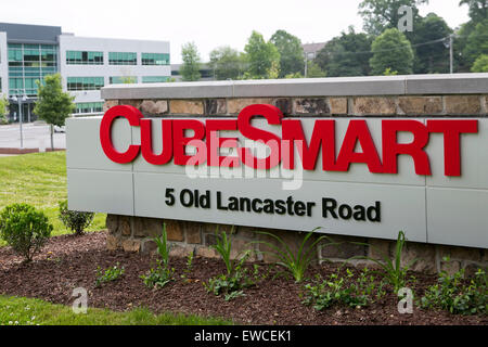 Ein Logo-Zeichen vor dem Sitz der CubeSmart in Malvern, Pennsylvania. Stockfoto